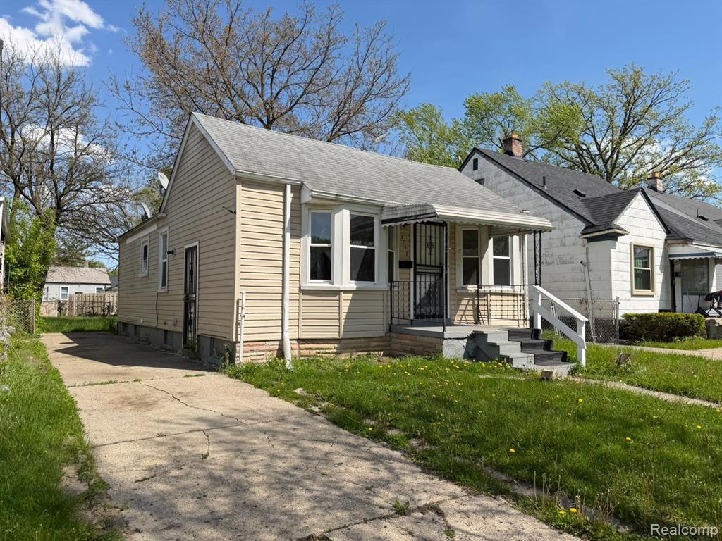 8260 Minock Street — photo