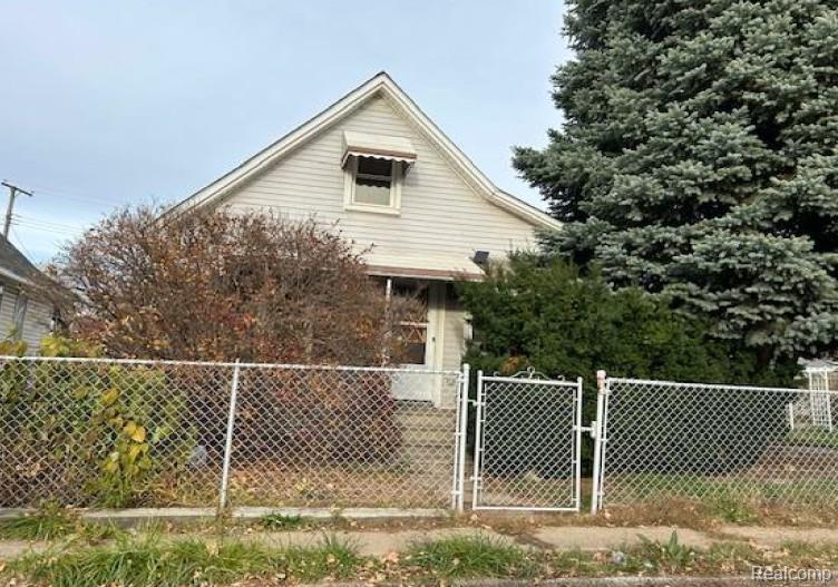 26 W Benson Street — photo