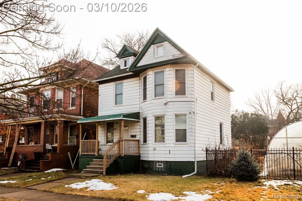 2547 Sheridan Street — photo