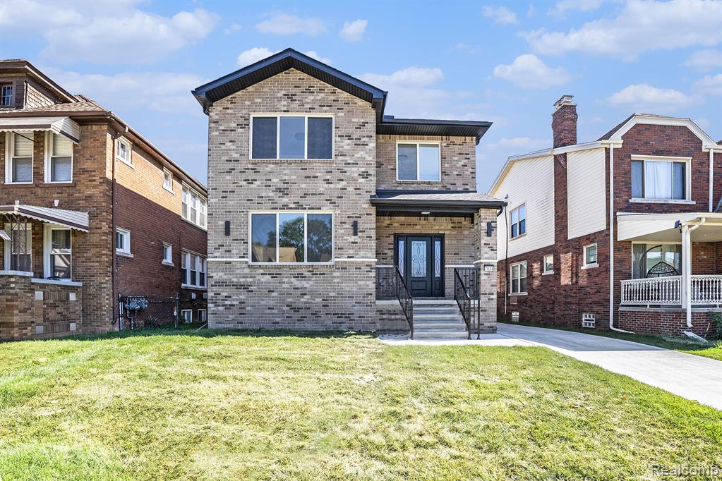 7634 Pinehurst Street — photo