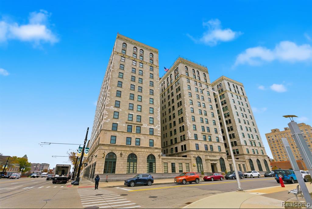 15 E Kirby Street 204 — photo