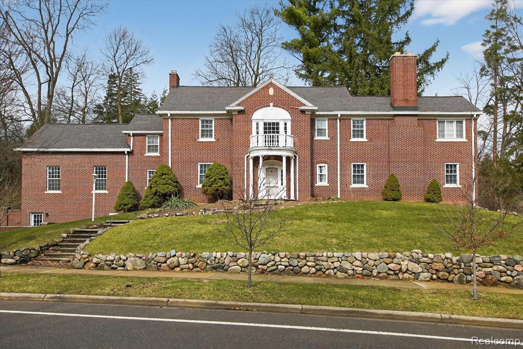2307 Hill Street — photo