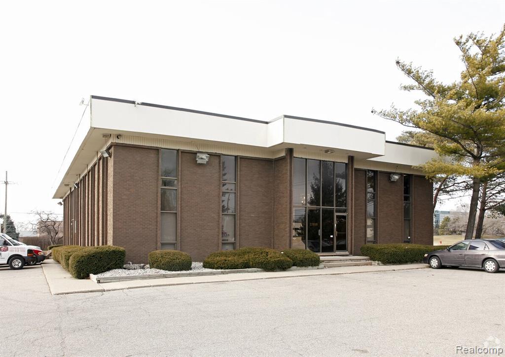 23999 W 10 Mile Road — photo