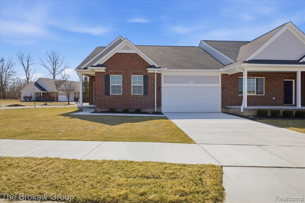 1435 Luxington Drive — photo