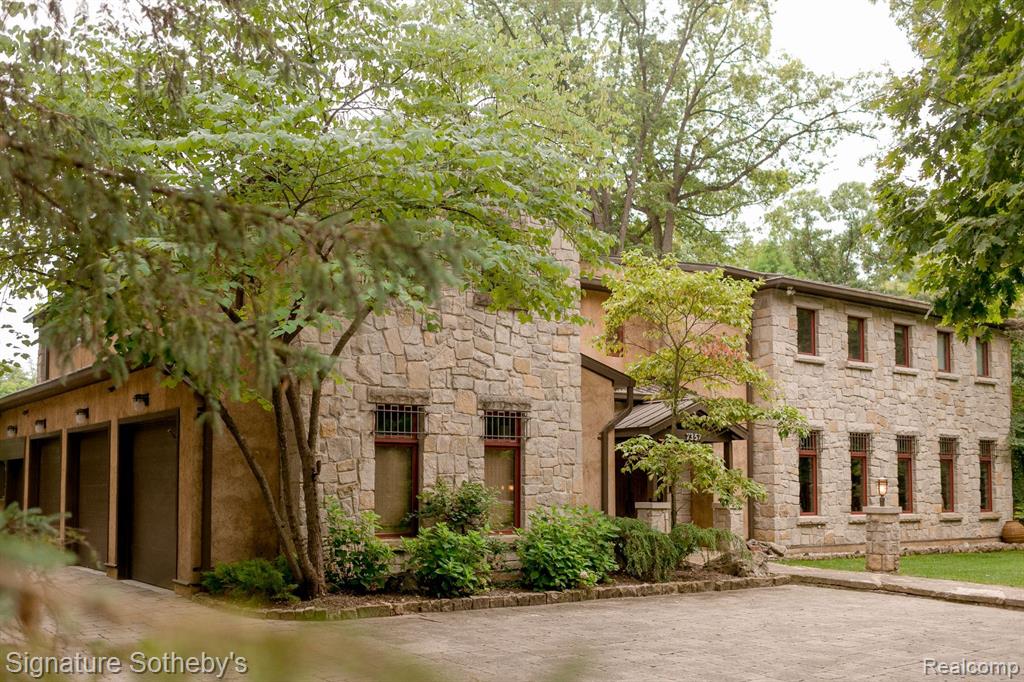 7357 Lindenmere Drive — photo