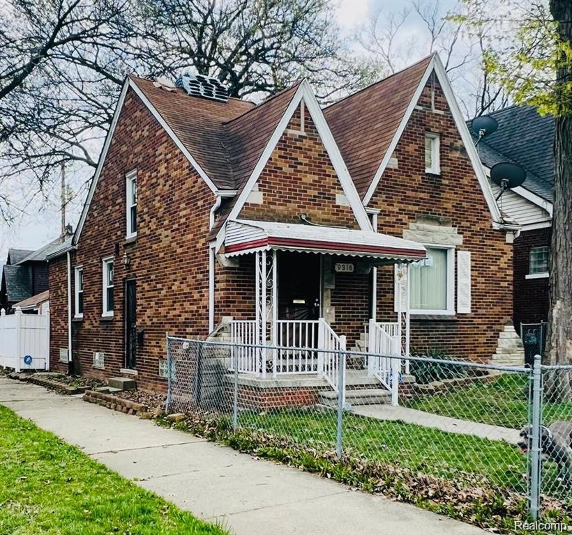9316 McKinney Street — photo