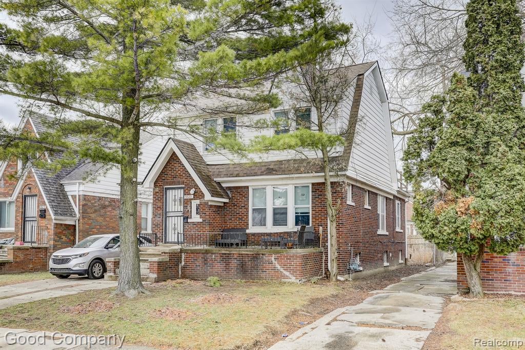 5525 Haverhill Street — photo