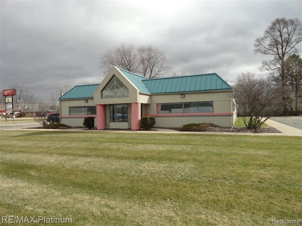 6015 W Pierson Road — photo