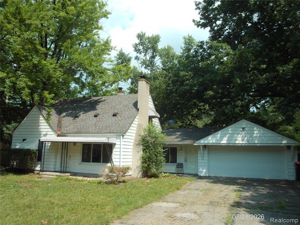 20620 Westhampton Avenue — photo