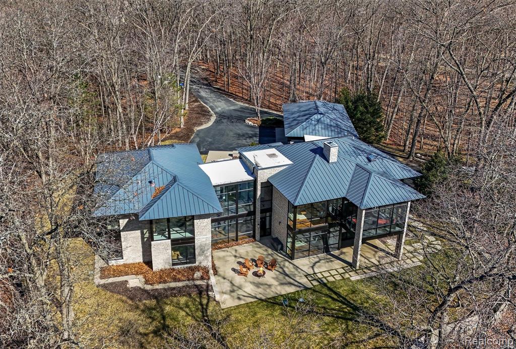 6956 Cooley Lake Road — photo