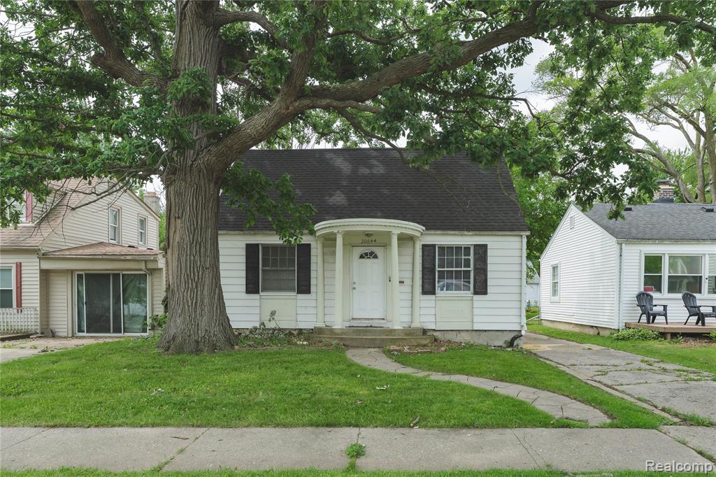 20644 Elkhart Street — photo
