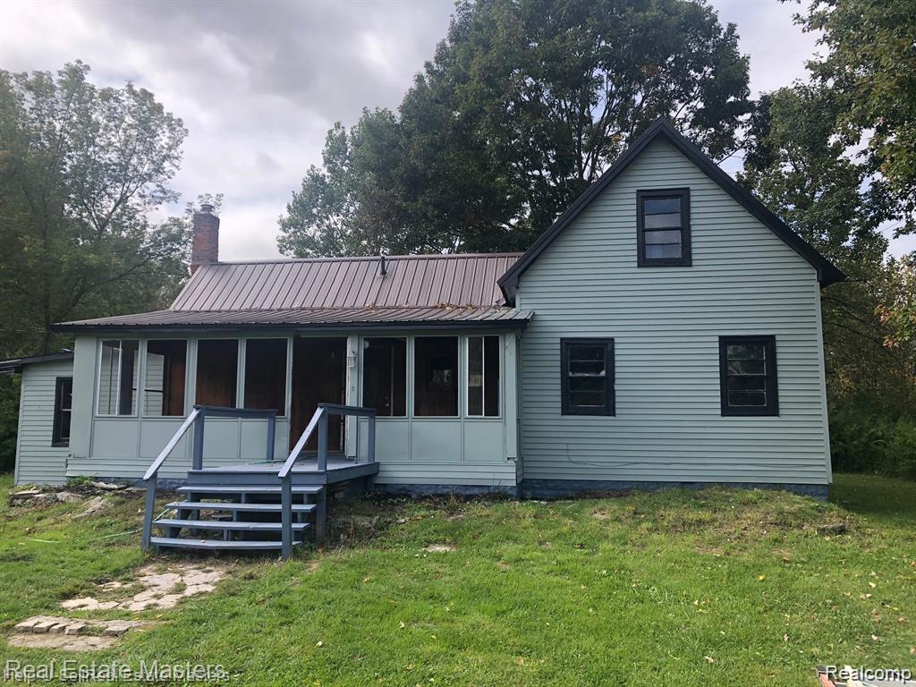 7627 Lapeer Road — photo