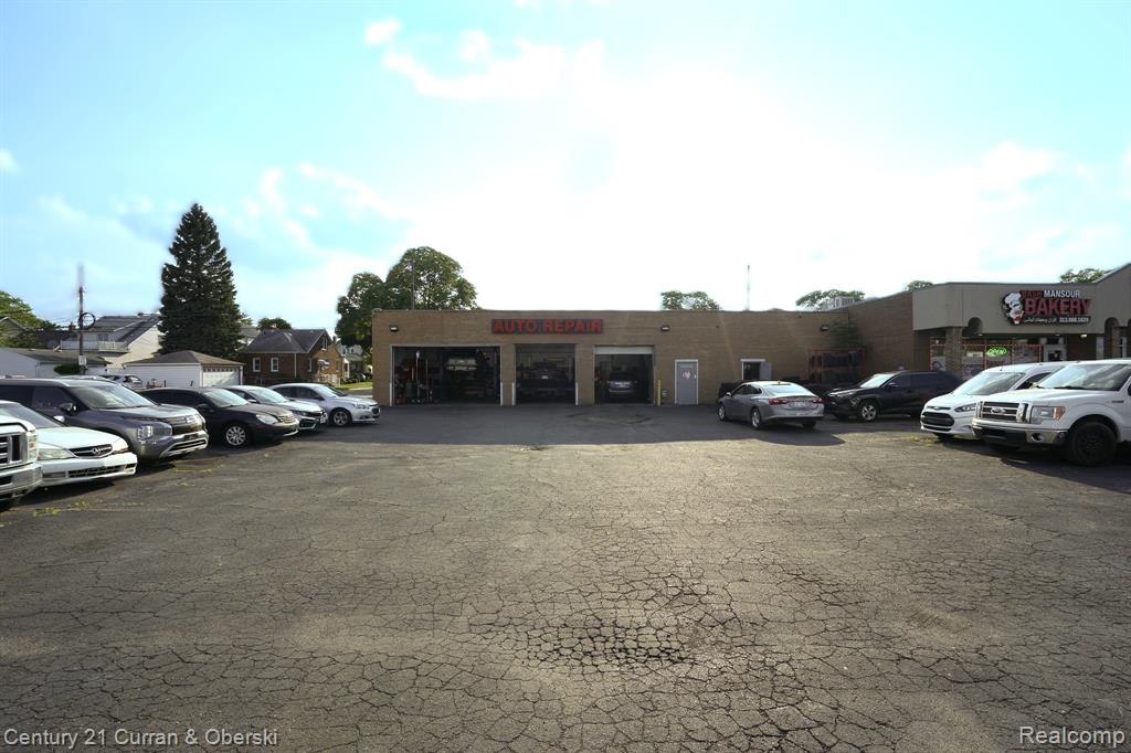 6811 Schaefer Road — photo