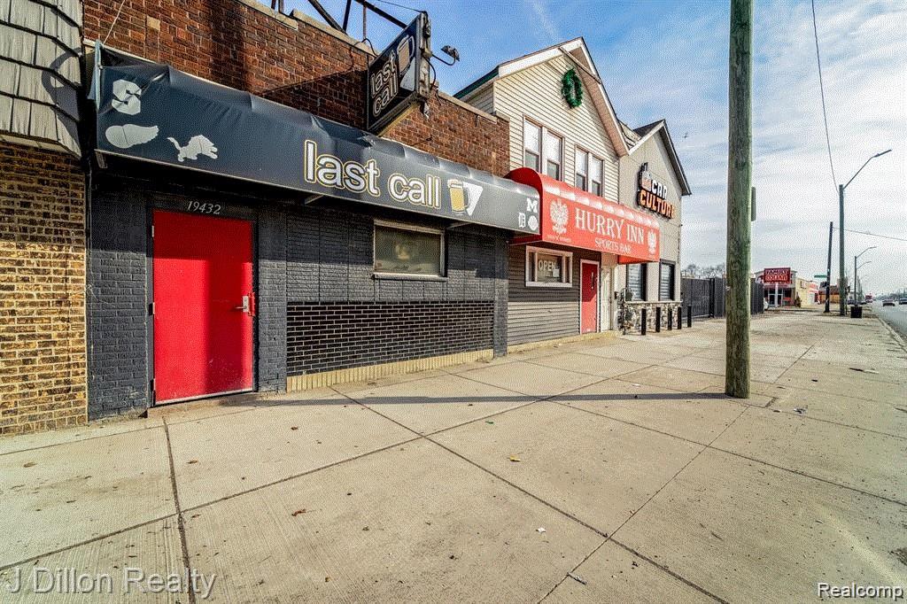 19430 W Warren Avenue — photo