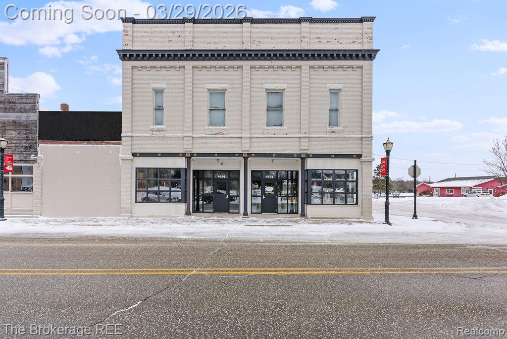 4654 Water Street — photo