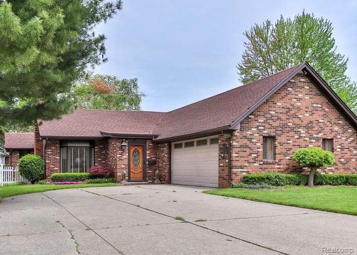 23211 Glenbrook Street — photo
