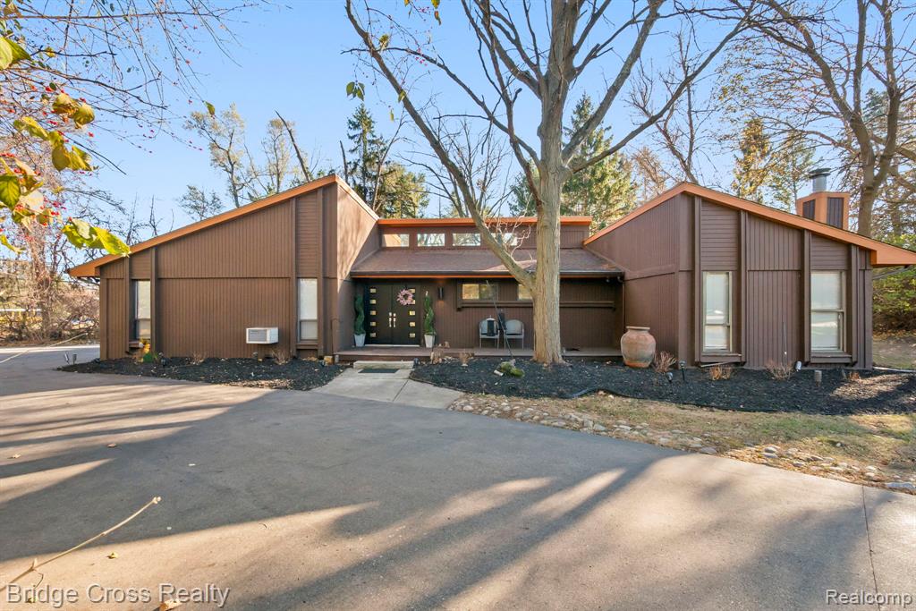 24459 Bloomington Court — photo