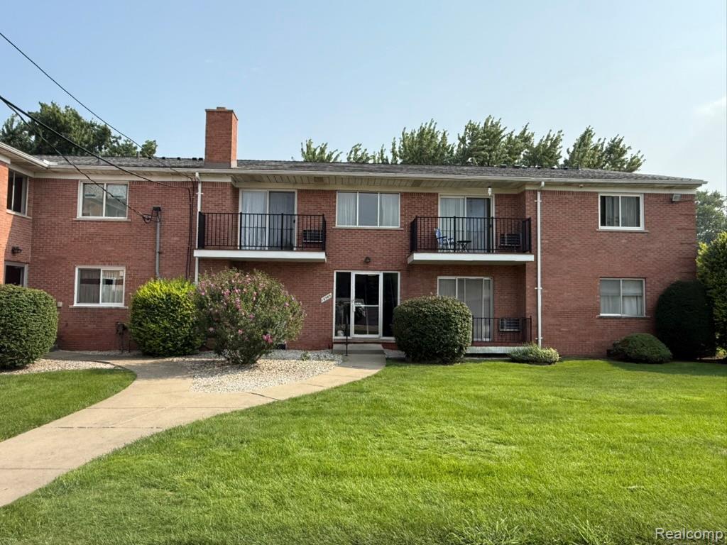 19585 Masonic Boulevard 21 — photo