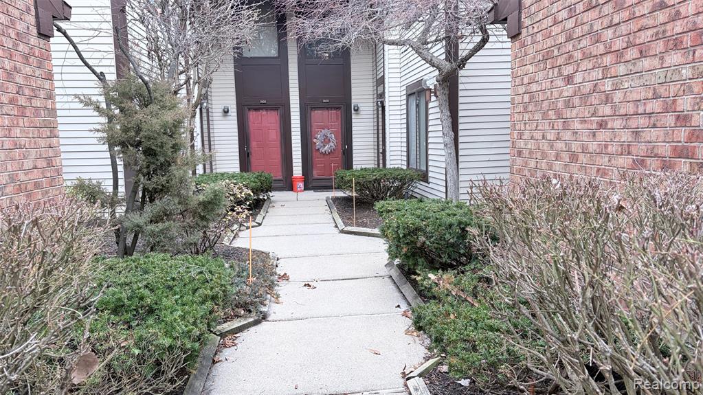 24219 Evergreen Road 39 — photo