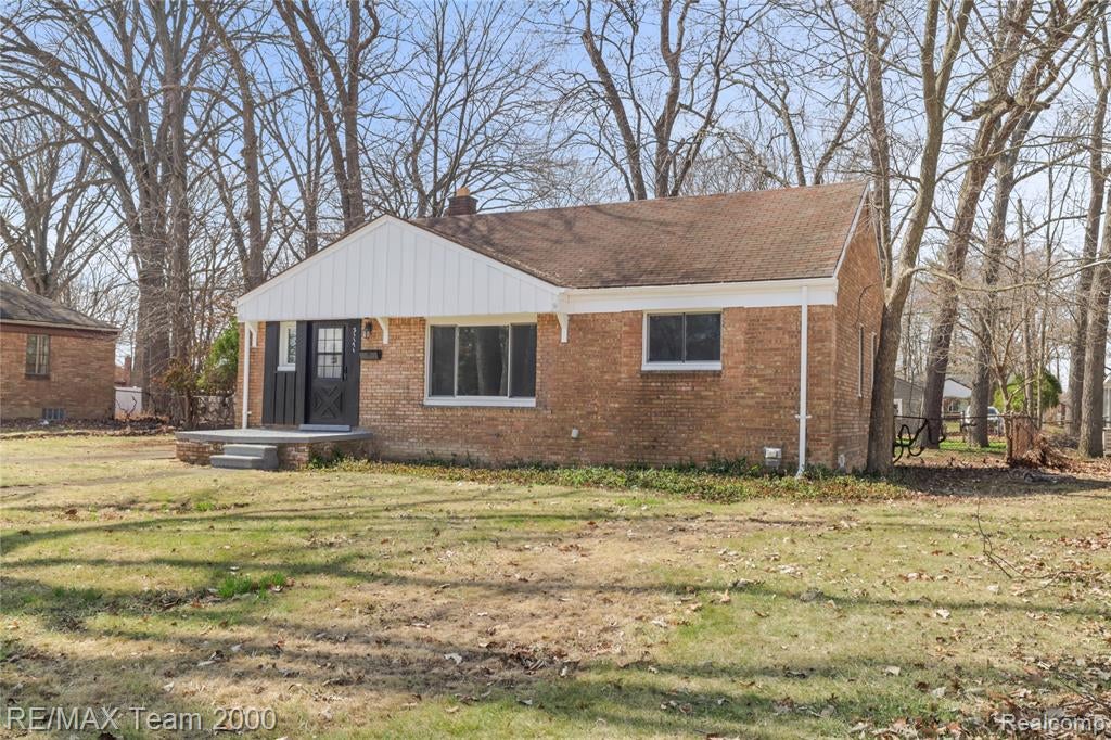 21171 Westhampton Street — photo
