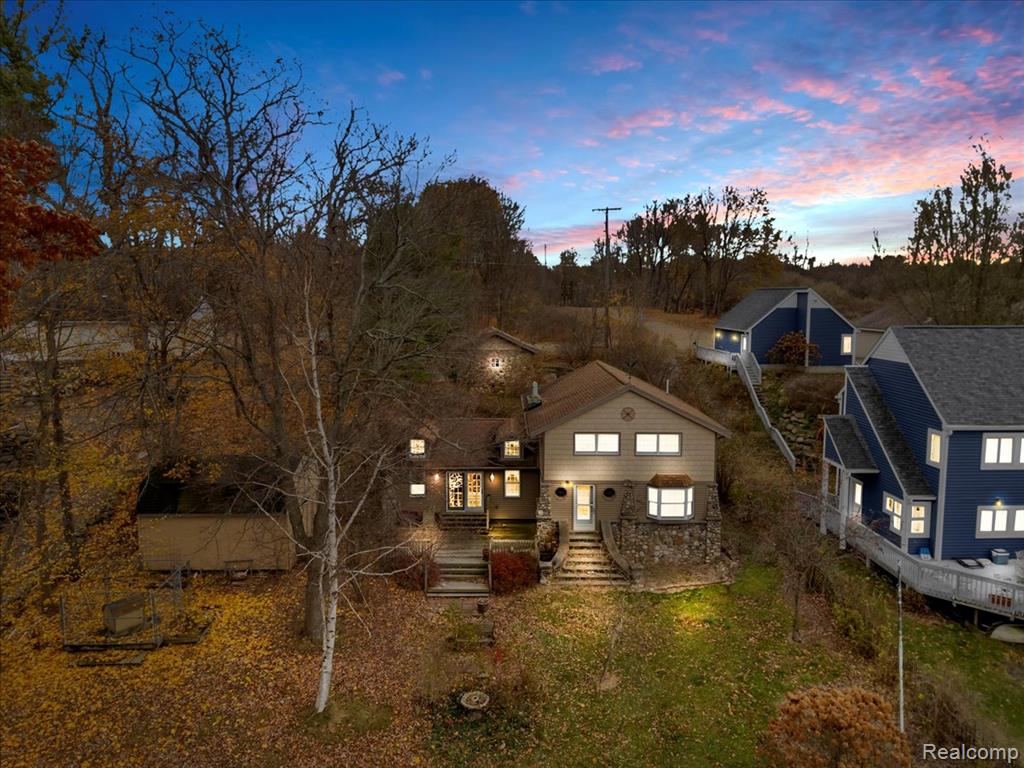 5896 Silver Birch Road — photo