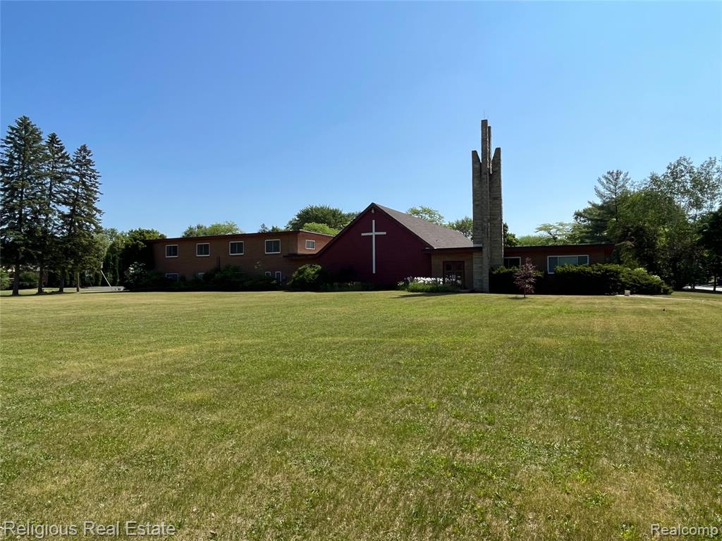 1717 E Sugnet Road — photo