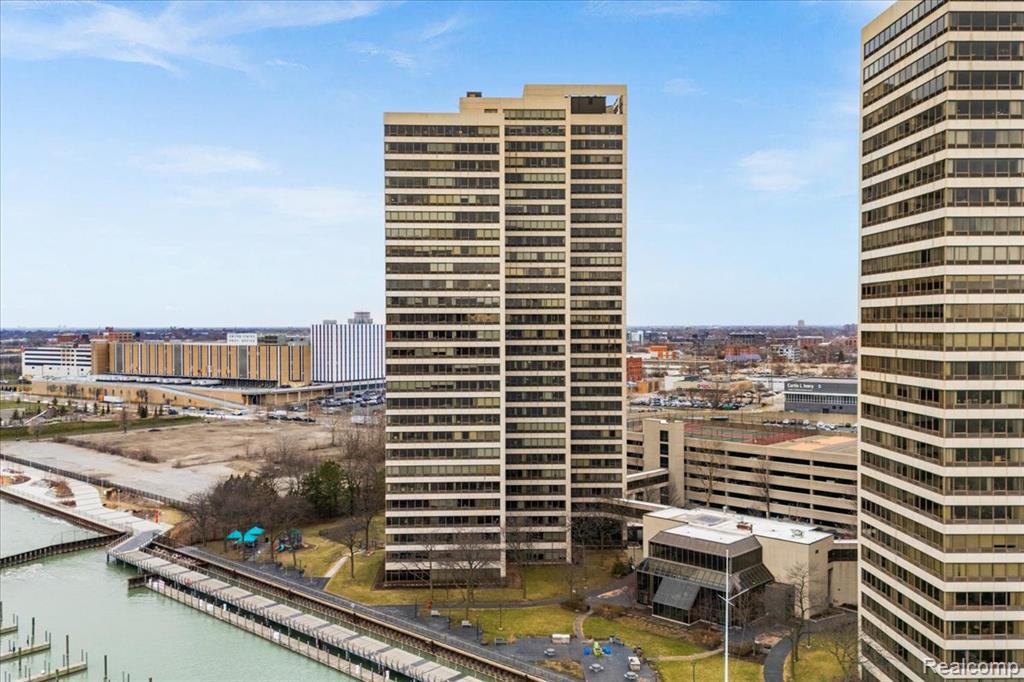 1001 W Jefferson Avenue 9C — photo