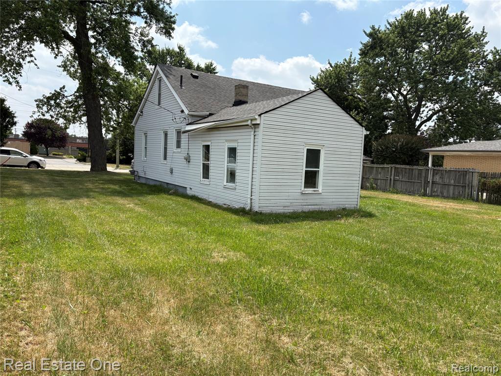 5873 Elmgrove Avenue — photo
