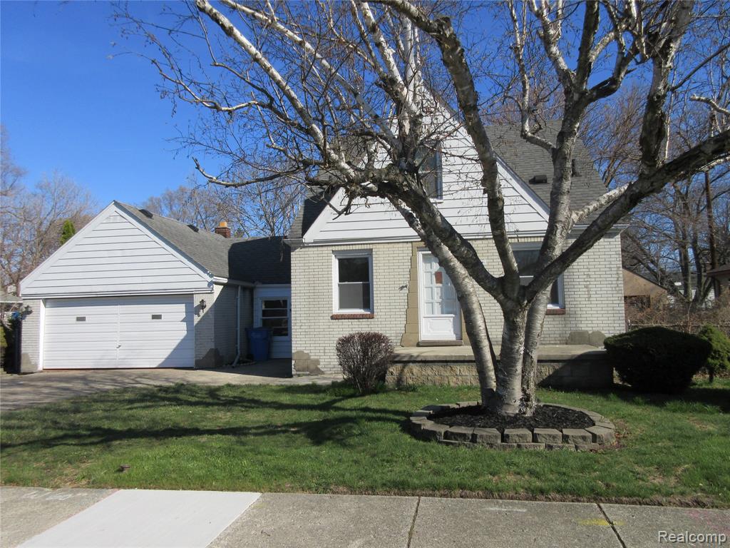 13477 Vernon Avenue — photo
