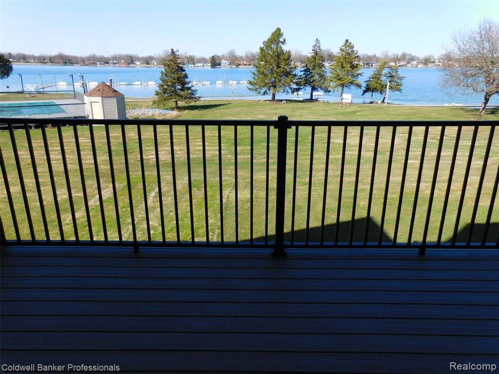 3436 Adams Shore Drive — photo