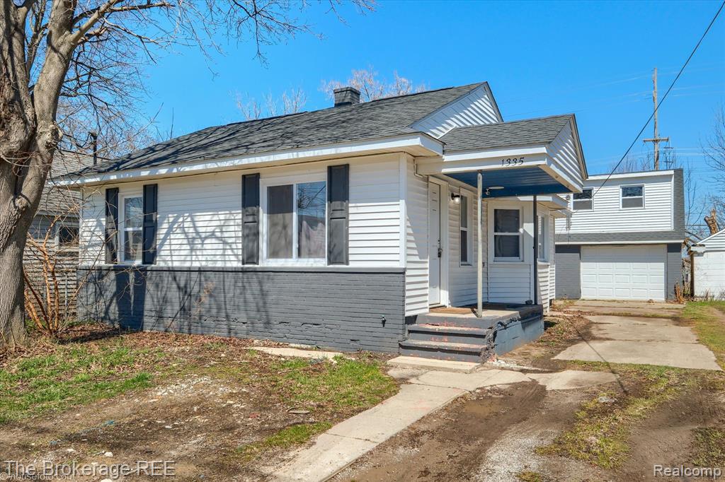 1335 Allen Street — photo