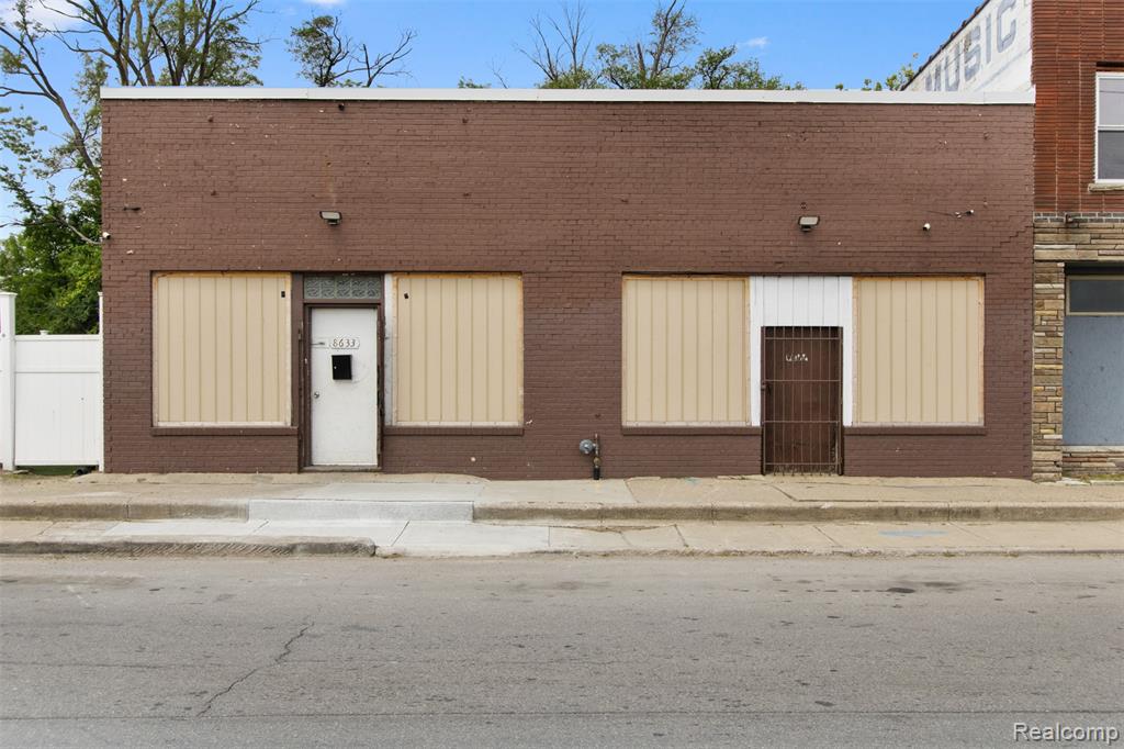 8633 Southfield Road — photo