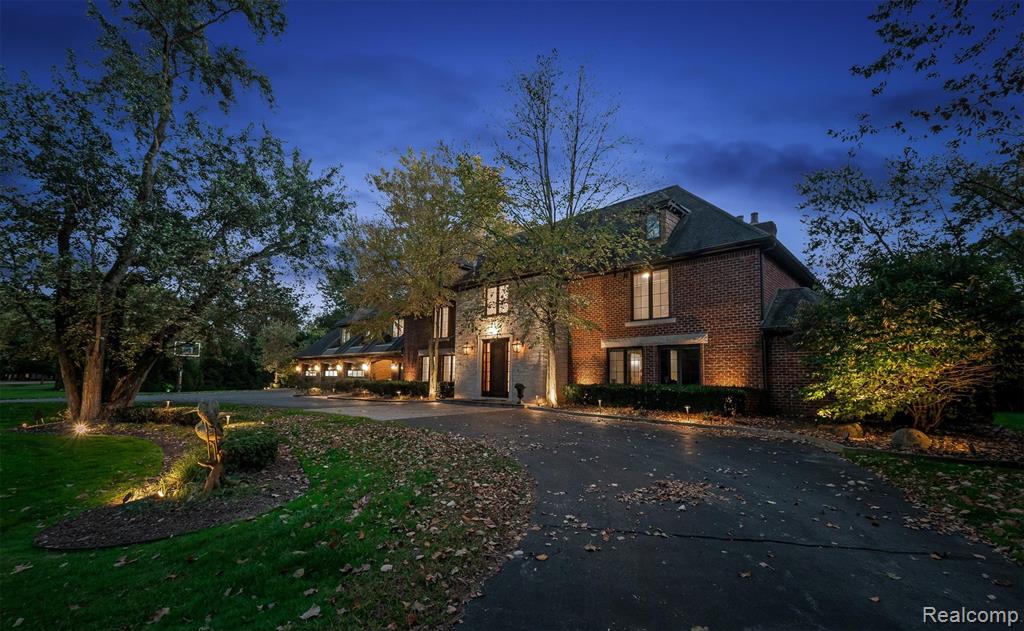 25325 Devon Lane — photo