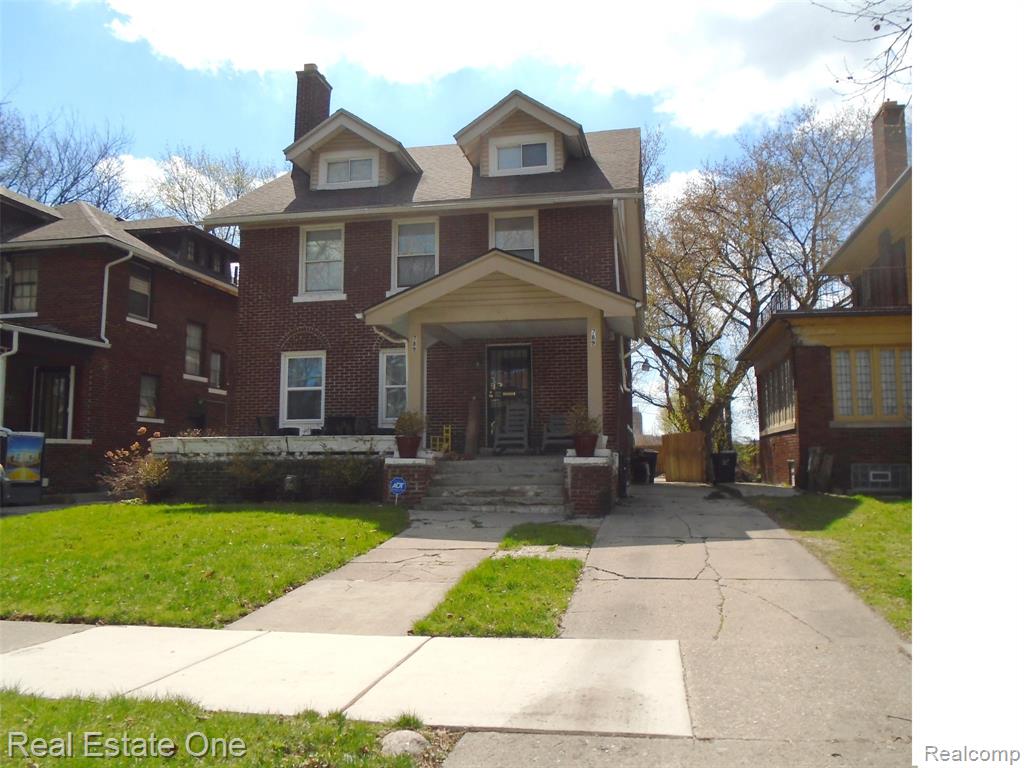 789 Lakewood Street — photo