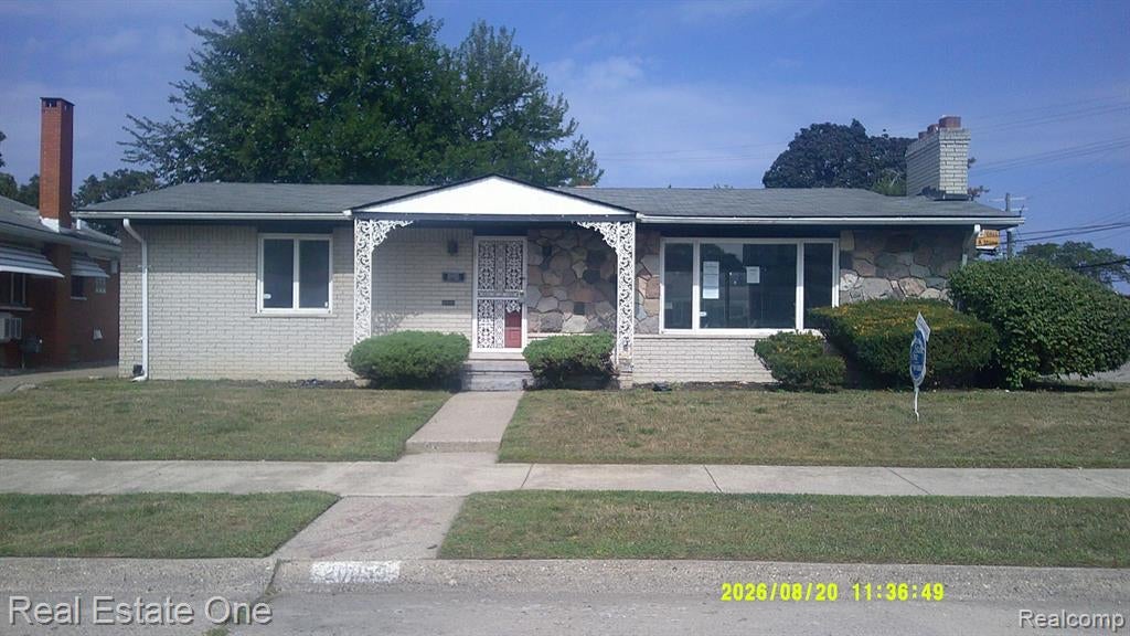 20055 Oxley Street — photo