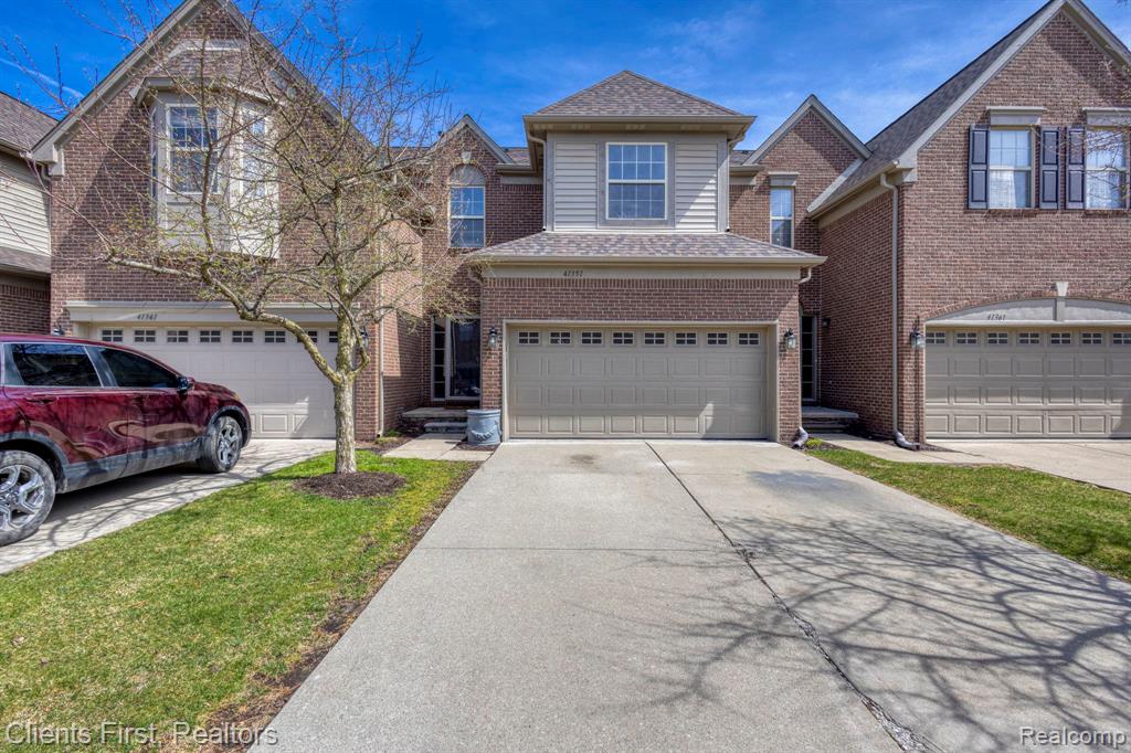 41351 N Maplewood Drive — photo