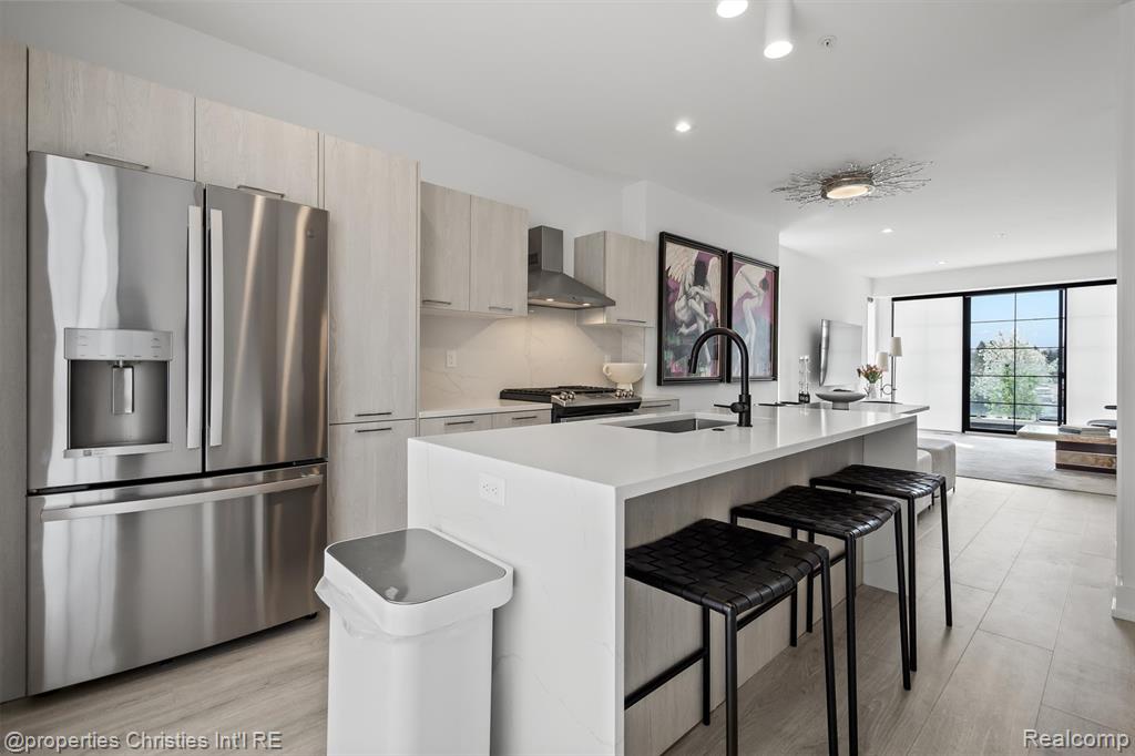 533 E Harrison Avenue 35 — photo