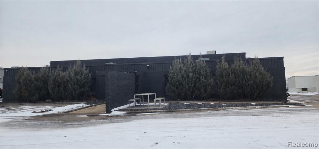 2468 Industrial Row Drive — photo