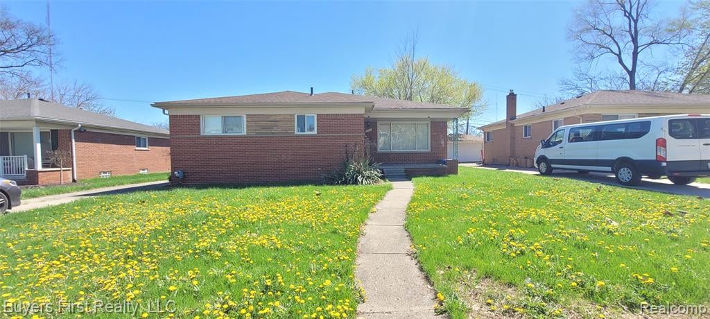 15705 Hilton Street — photo