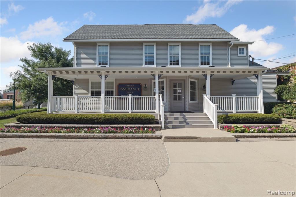 127 W University Drive — photo
