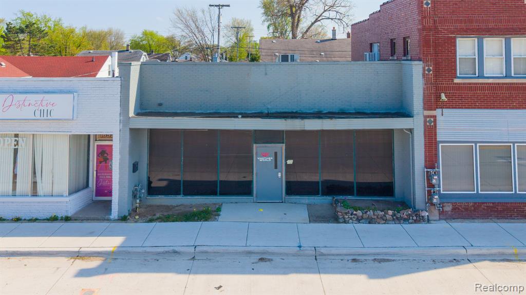 16914 E E 9 Mile Road Road — photo