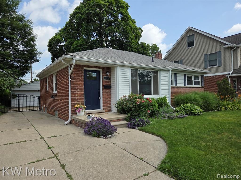 122 Jeffrey Avenue — photo