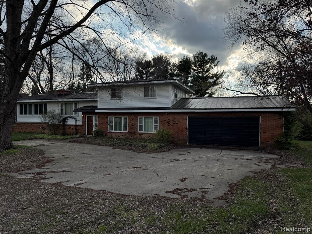 226 S Burkhart Road — photo