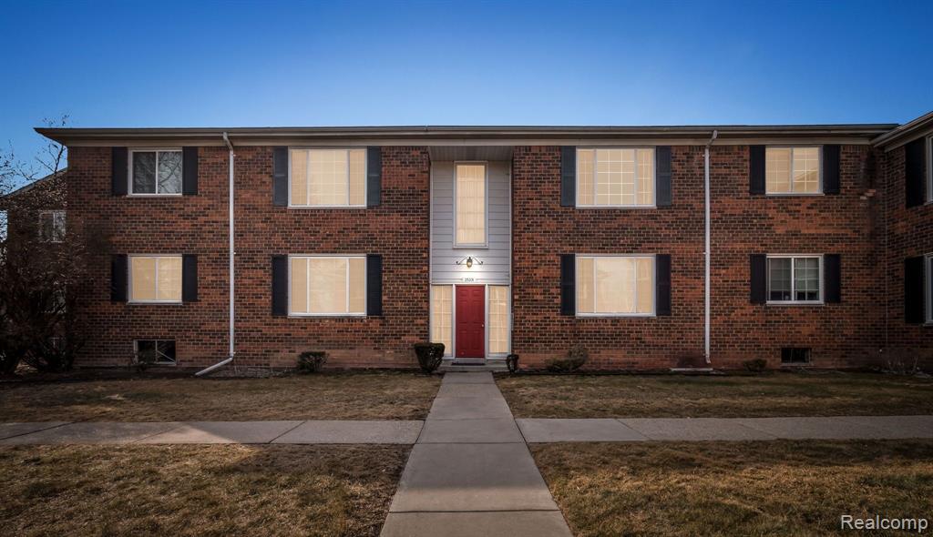 25331 Shiawassee Circle 206 — photo
