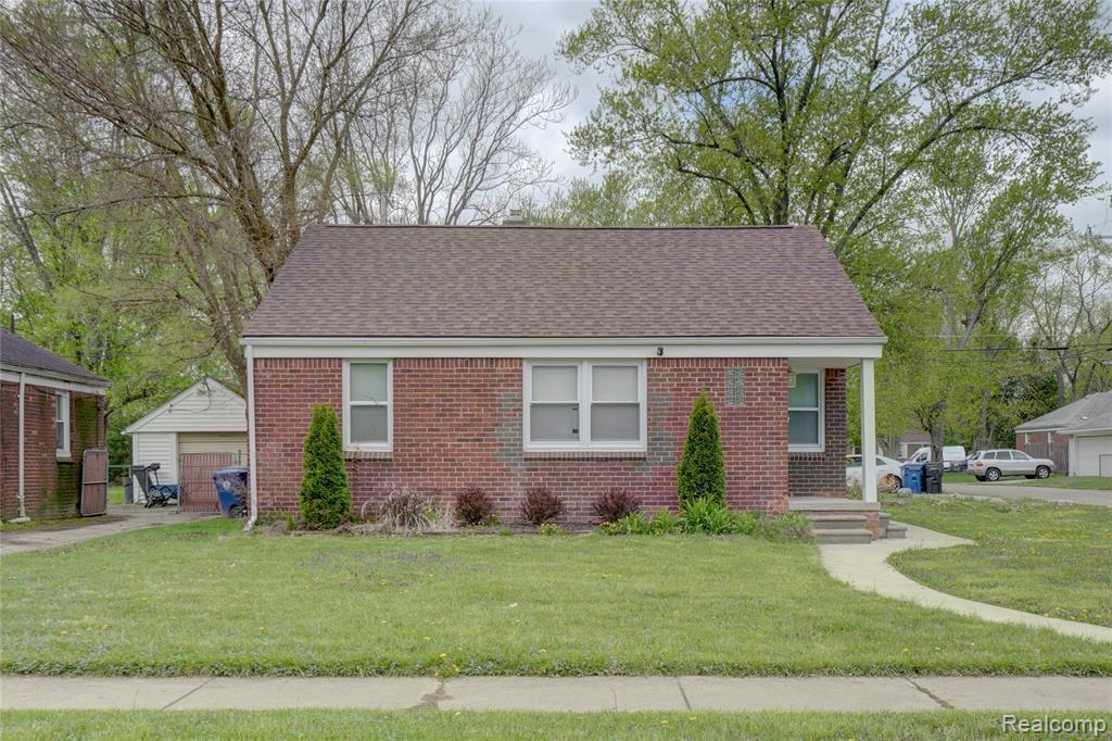 16661 Five Points Street — photo