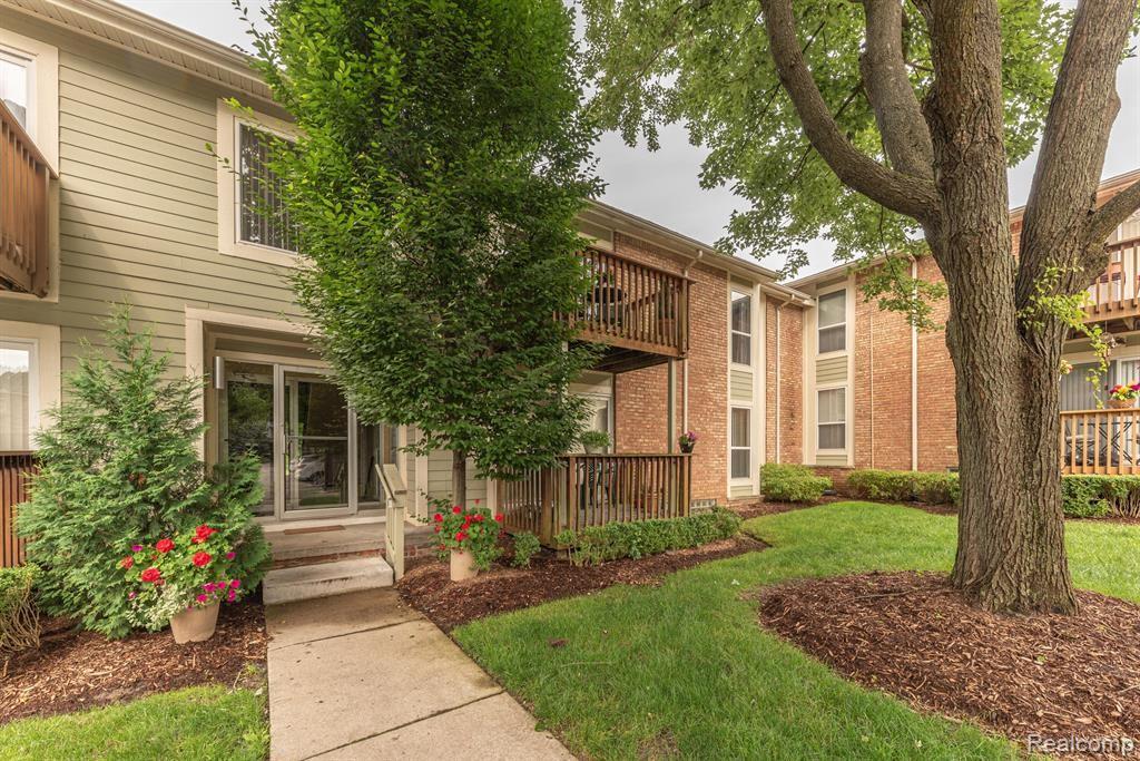 725 Randolph Street 218 — photo