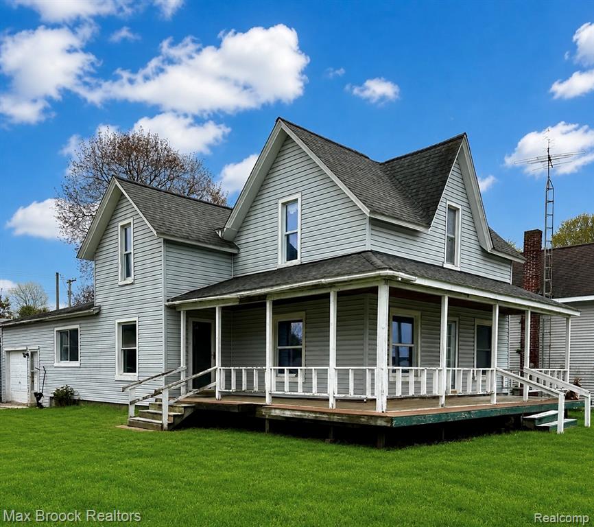 9255 Foster Street — photo