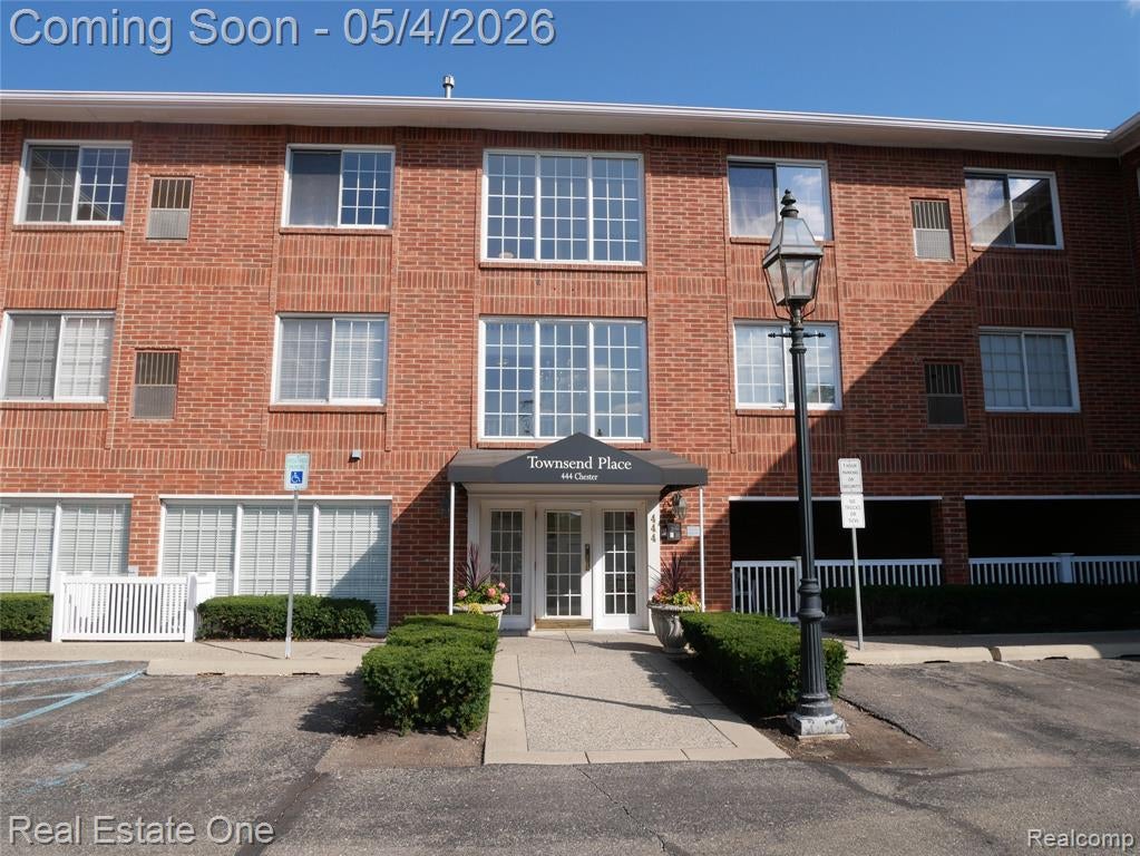 444 S Chester Street 413 — photo