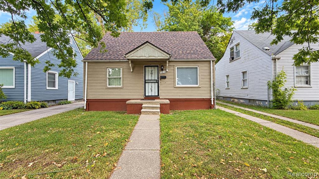 15870 W Parkway Street — photo