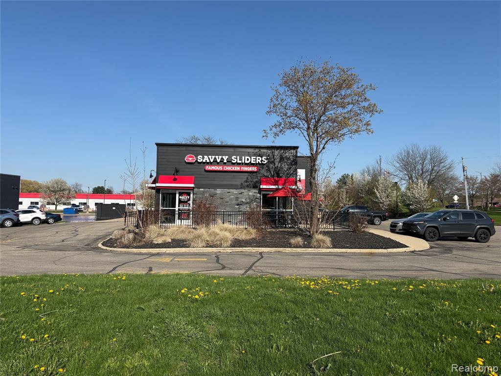 3464 Okemos Road — photo